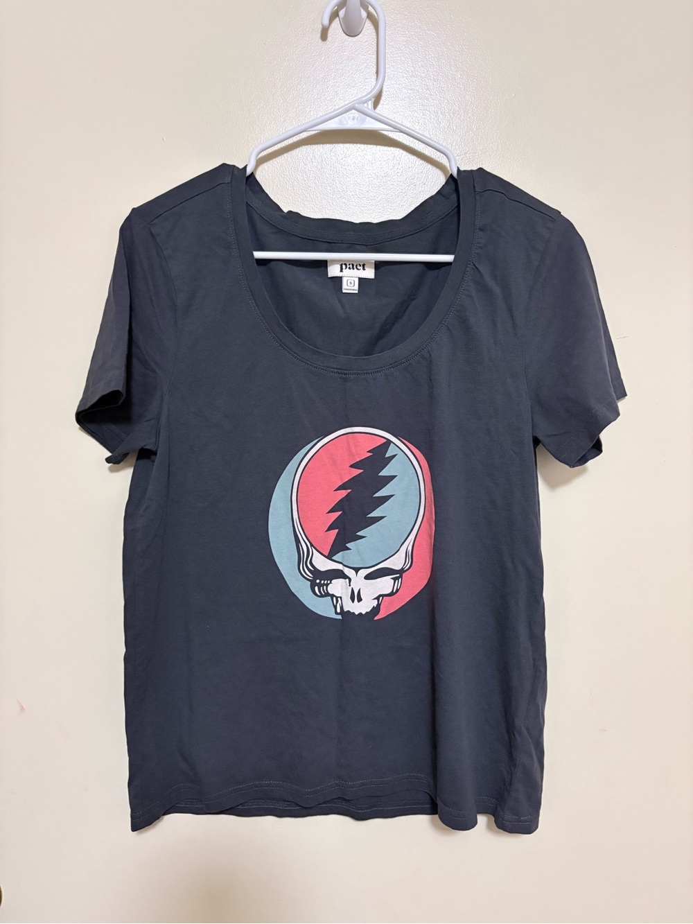 Pact Gray Scoop Neck Skull Tee